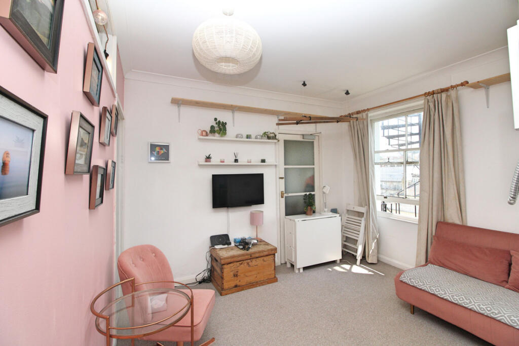 Brunswick Square, Hove photo 3