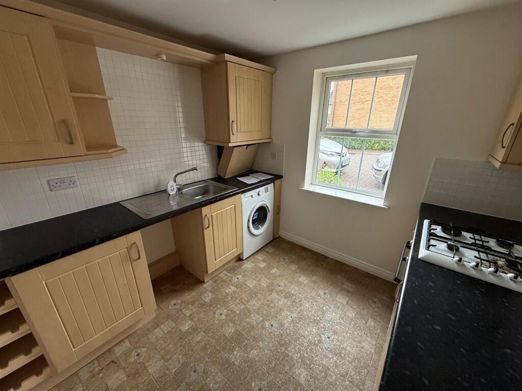 Sherwood Street, Hucknall, NOTTINGHAM - View 2