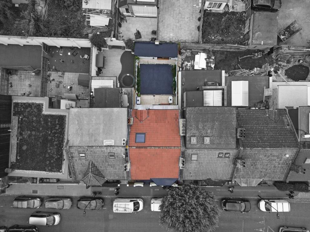 19 Lampard Grove photo 2