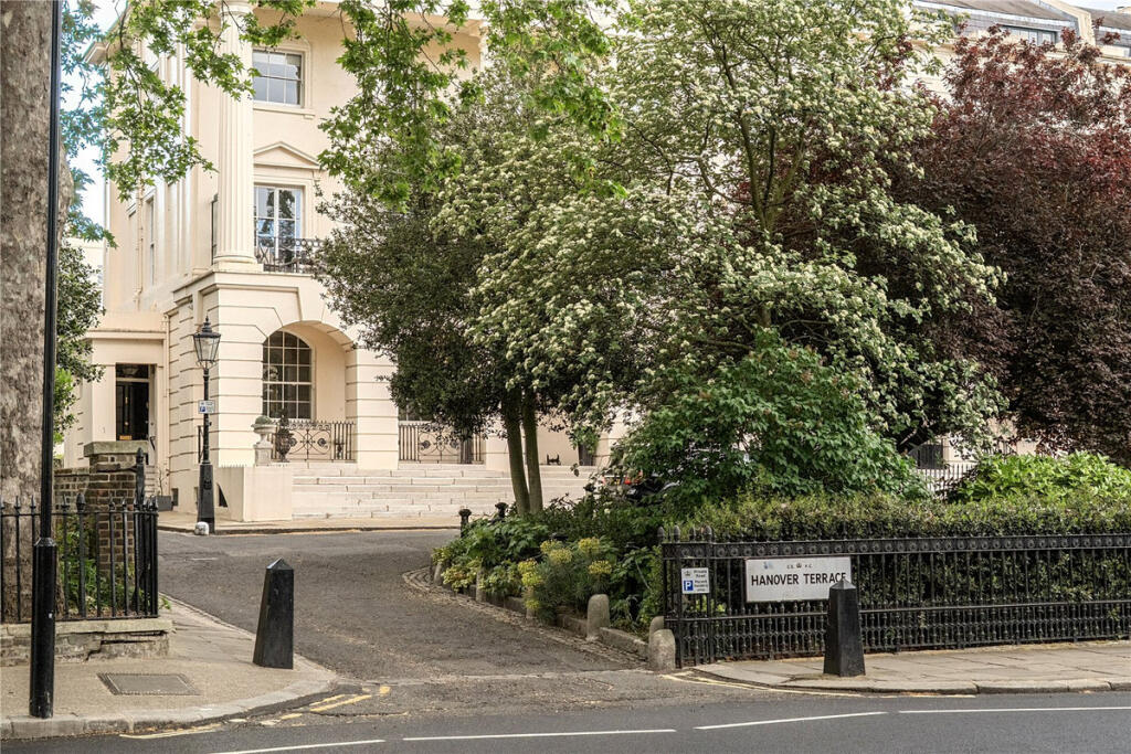 House in London - View 5