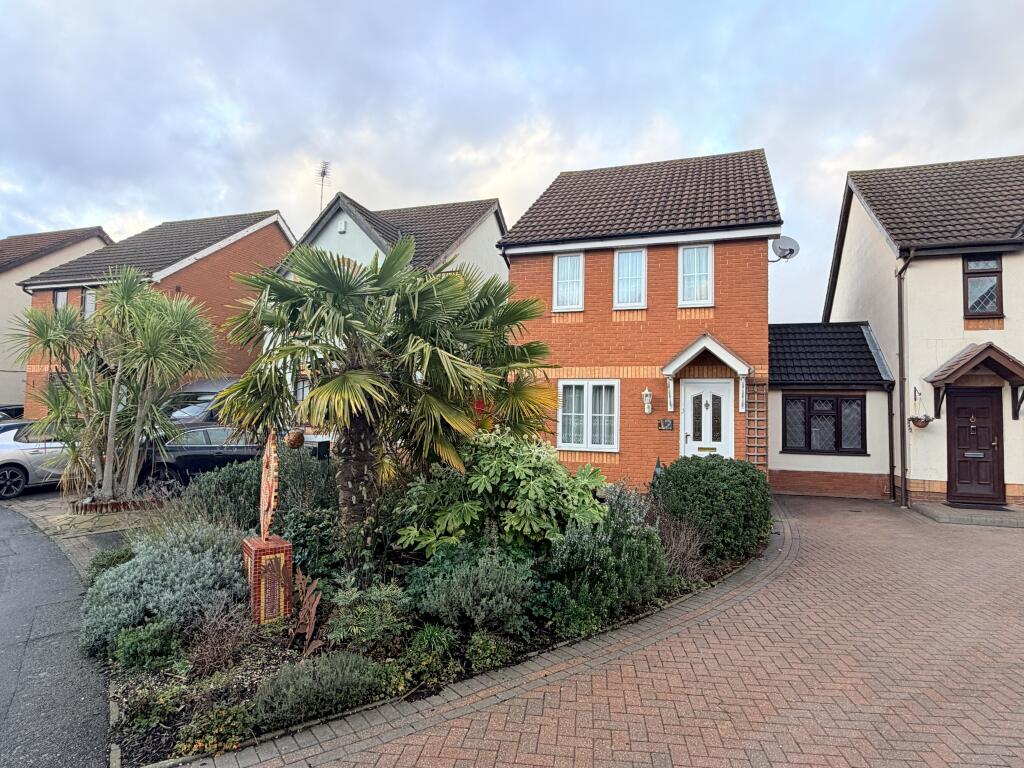 Main image of property: Hastings Close, Grays, (with no onward chain)