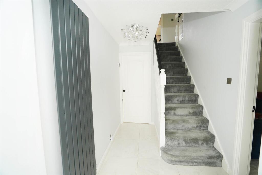 Tilside Grove, Lostock, Bolton photo 5