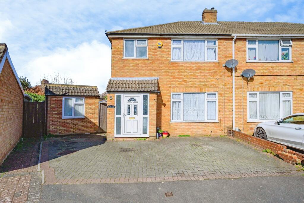 Main image of property: Viscount Close, Bedfordshire, LU3