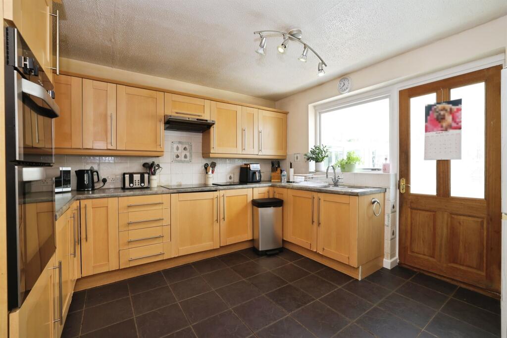 House in Salisbury, Amesbury - View 3