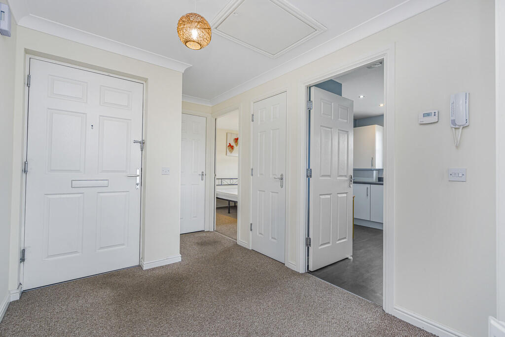 Apartment in Edinburgh, West Lothian - View 2