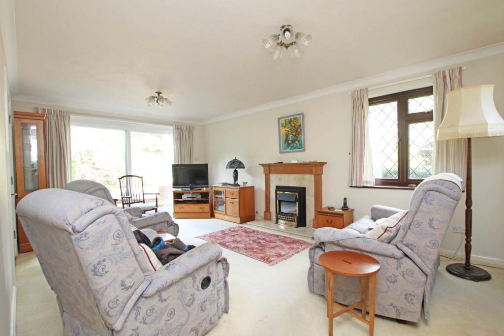Rectory Close, Eastbourne, BN20 8AQ photo 2