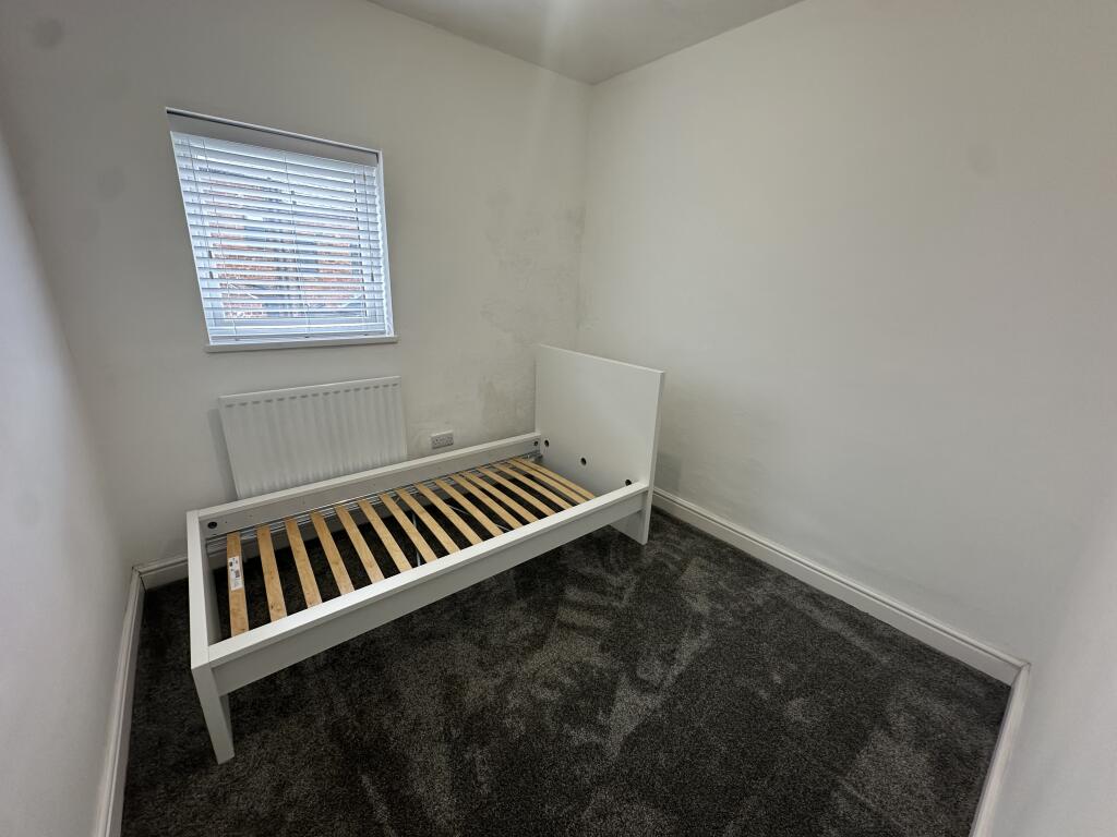 House in Sheffield, South Yorkshire - More