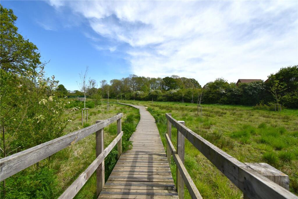 Viney Close, Hook, Hampshire, RG27 - View 6