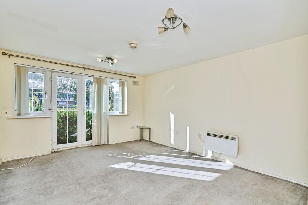 Apartment in Sandwell, West Midlands - View 2