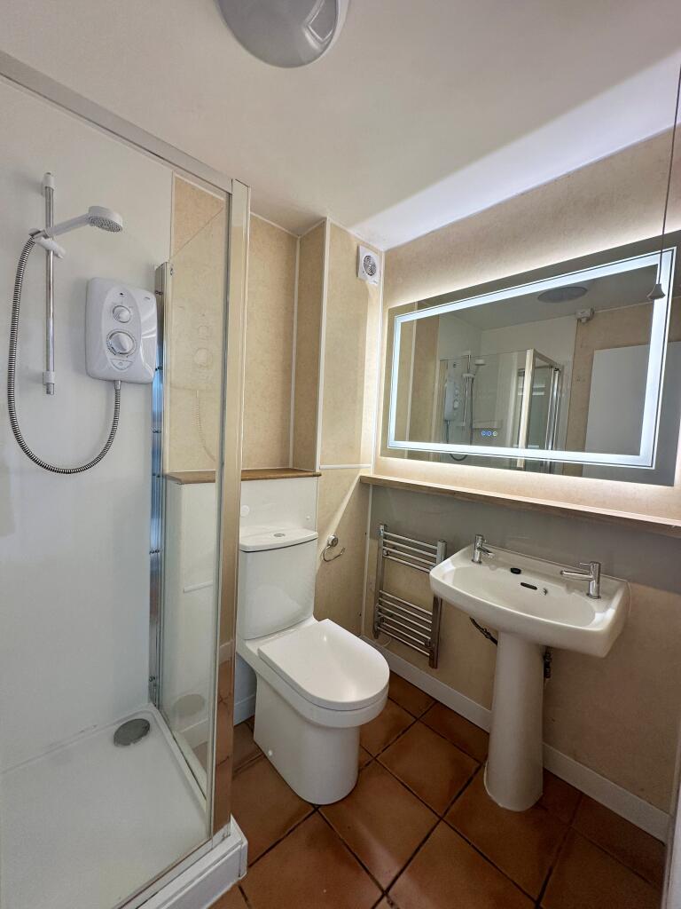 Apartment in Truro - More