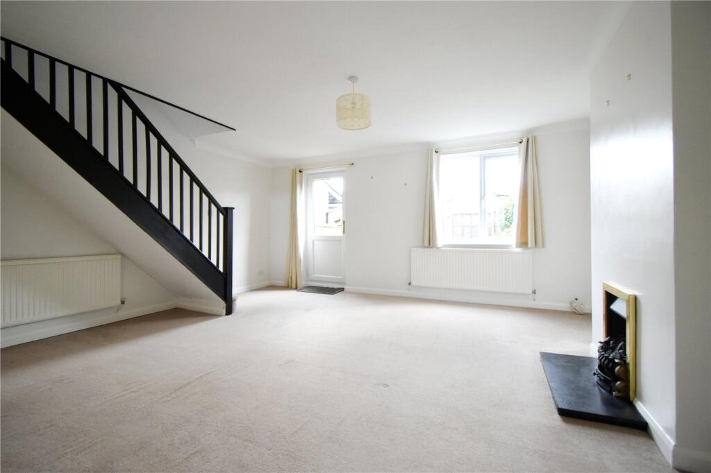 Nursery Close, Hook, Hampshire, RG27 photo 3