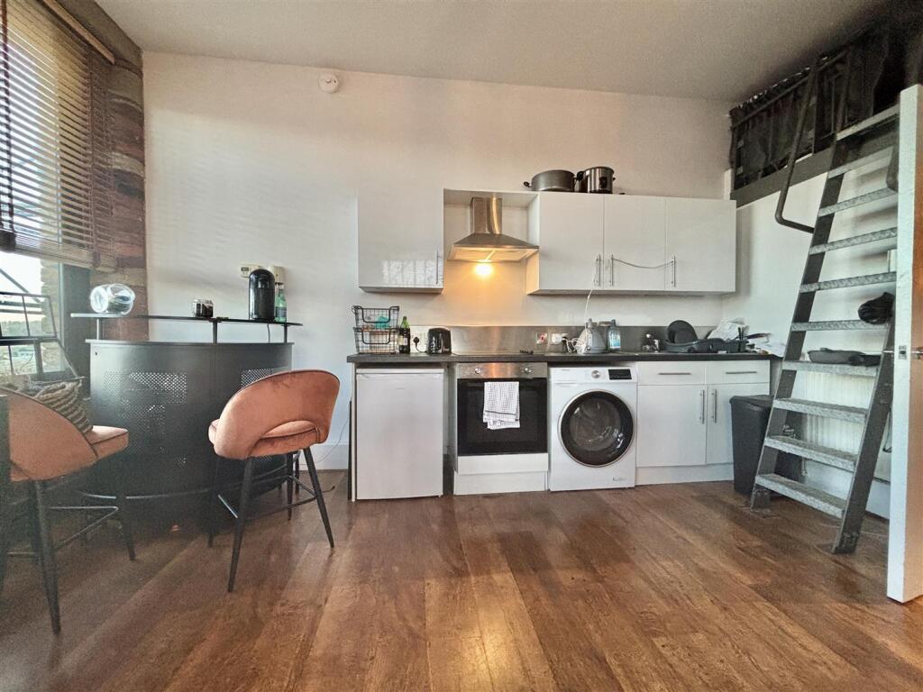 Apartment 85, Mill Royd Mill, Huddersfield Road, Brighouse, HD6 1PR photo 3