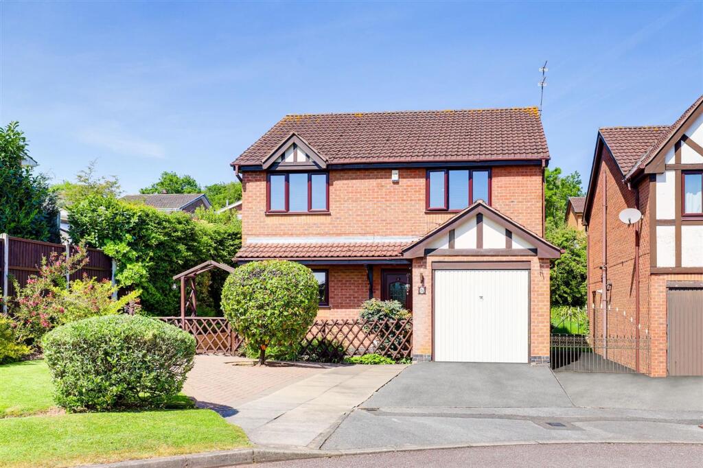 4-bed detached on Axford Close, Gedling, NG4, £395,000
