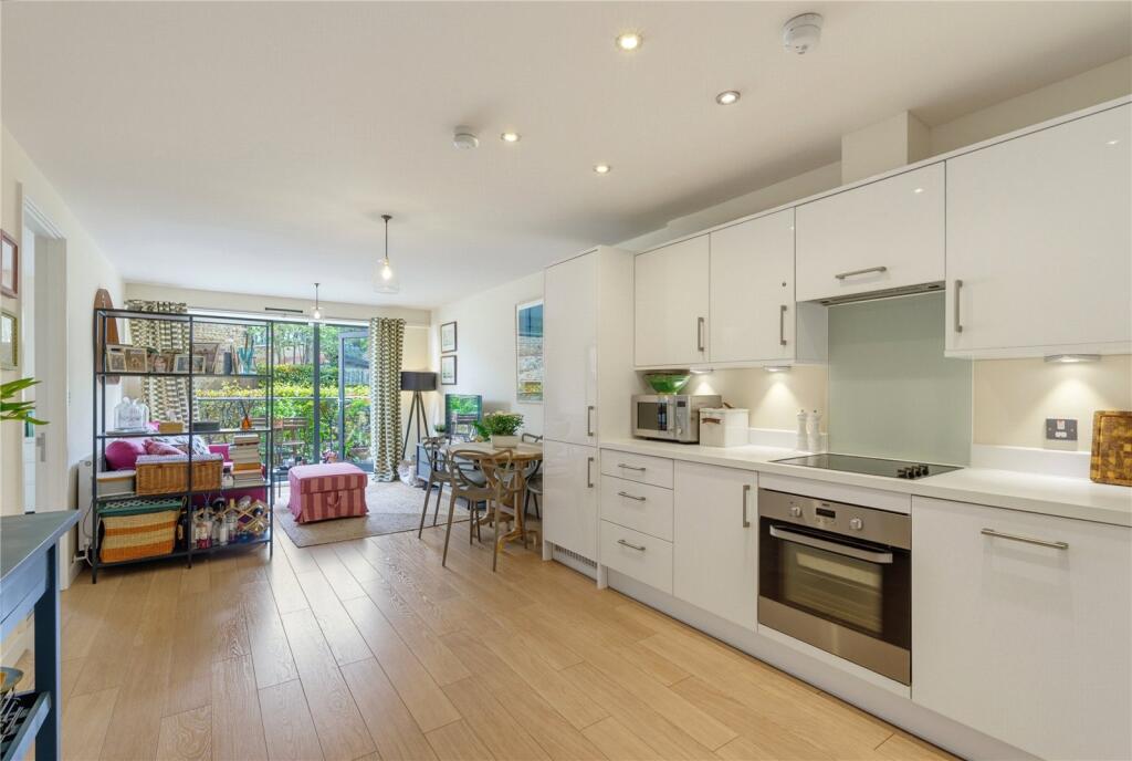 Apartment in London - View 4