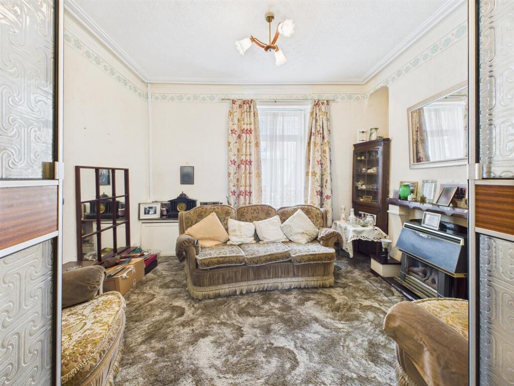 House in Llanelli, Eastgate - View 4