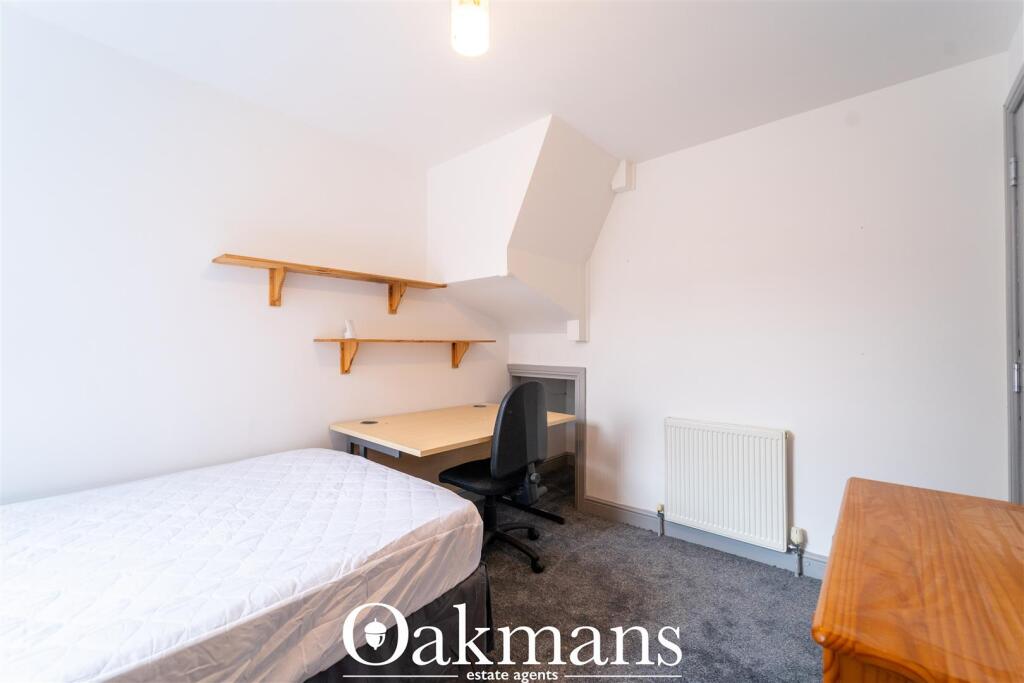 6 bedroom house for rent