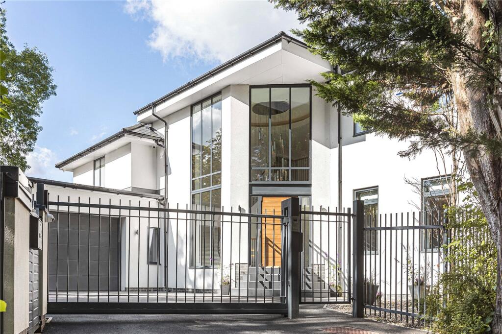 Main image of property: Barnet Road, Barnet, EN5