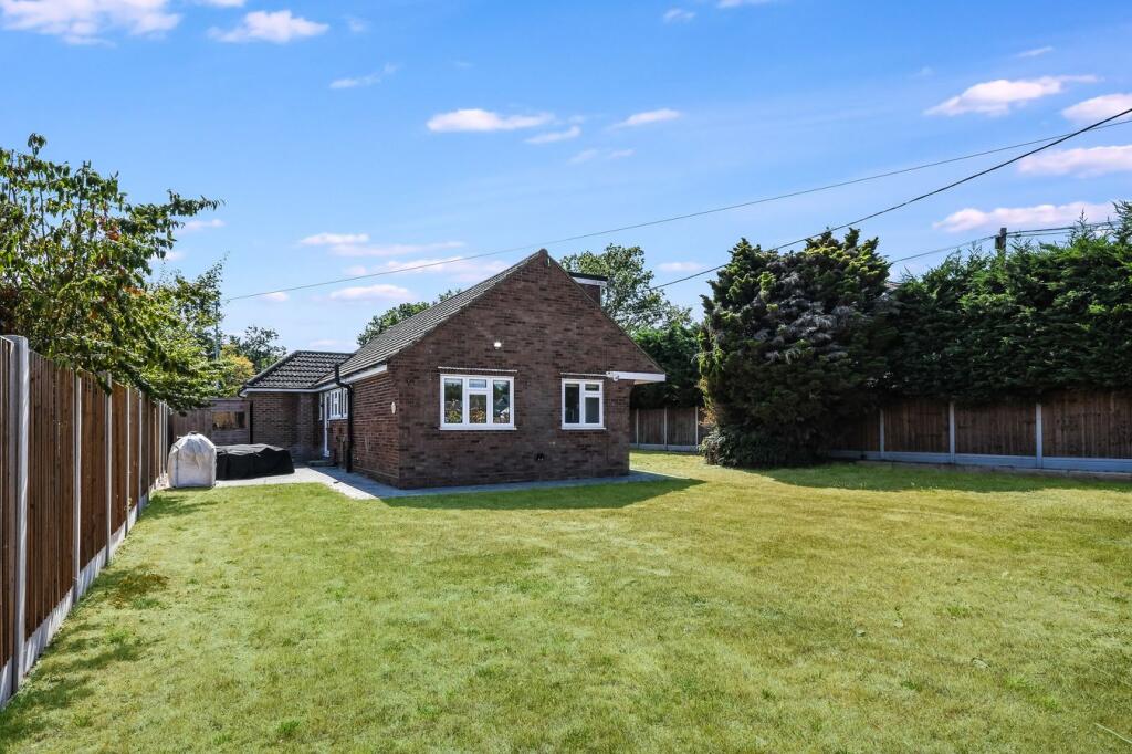 North Drive, Hutton, Brentwood, CM13 photo 4