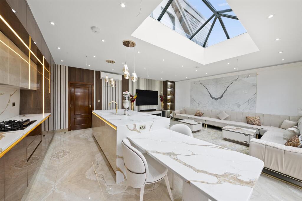 5-bed detached on Lees Road, Hillingdon, £900,000