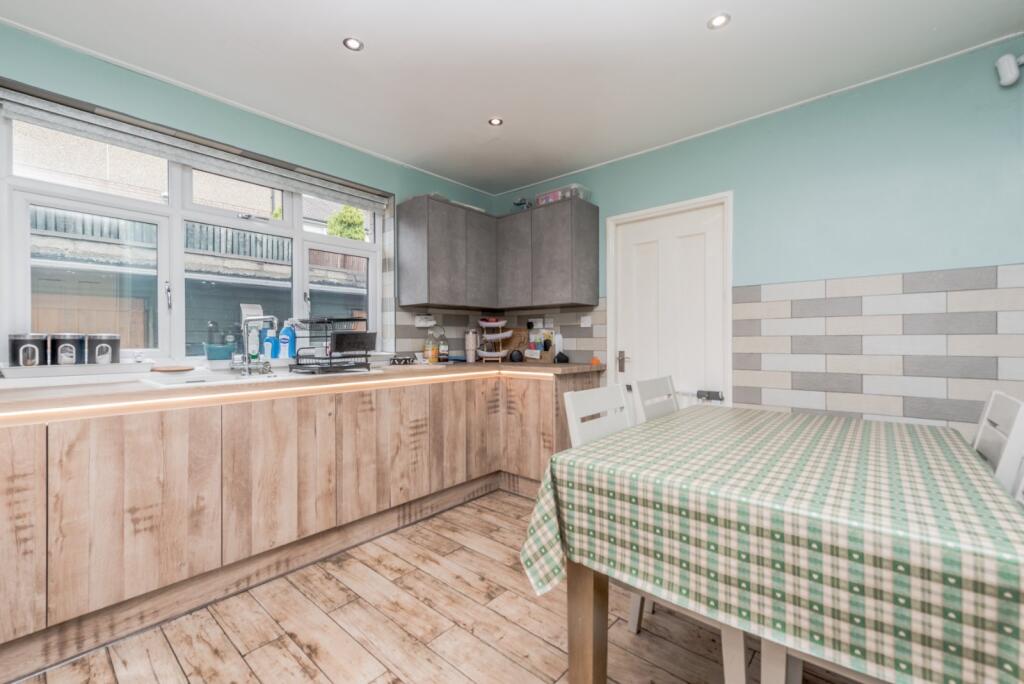 House in Bradford, Cutler Heights Business Park, Holmewood - View 5