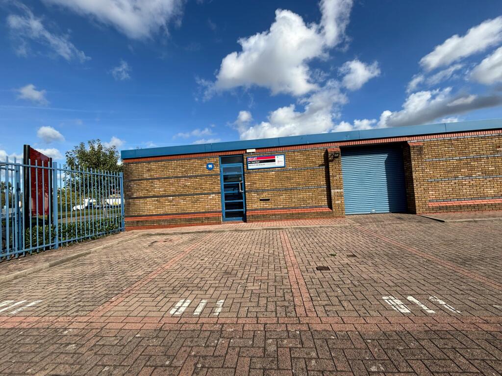 Main image of property: 911 Yeovil Road, Slough, SL1 4NH