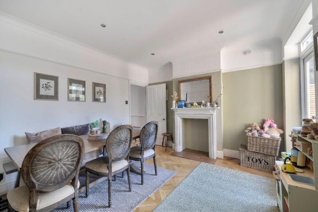House in Mole Valley, Surrey - View 5