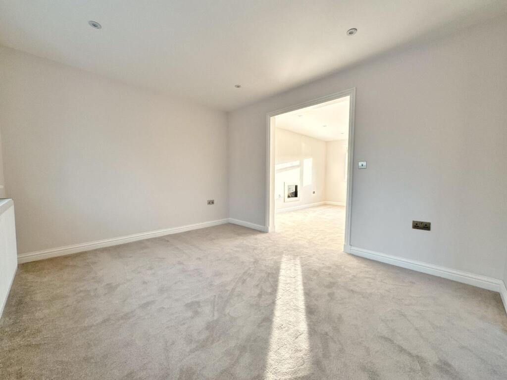 Dean Moor Road, Hazel Grove, SK7 photo 4