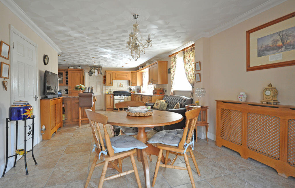 House in Newport, Christchurch, Caerleon - View 4