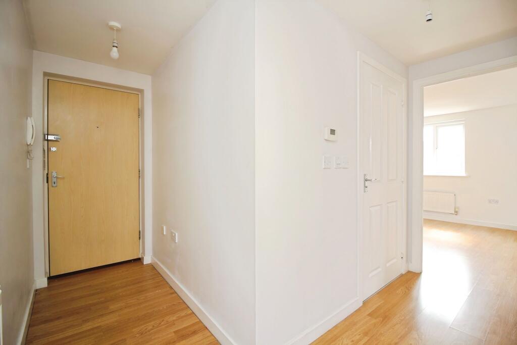 Kestrel Lane, Hamilton, LE5 photo 2