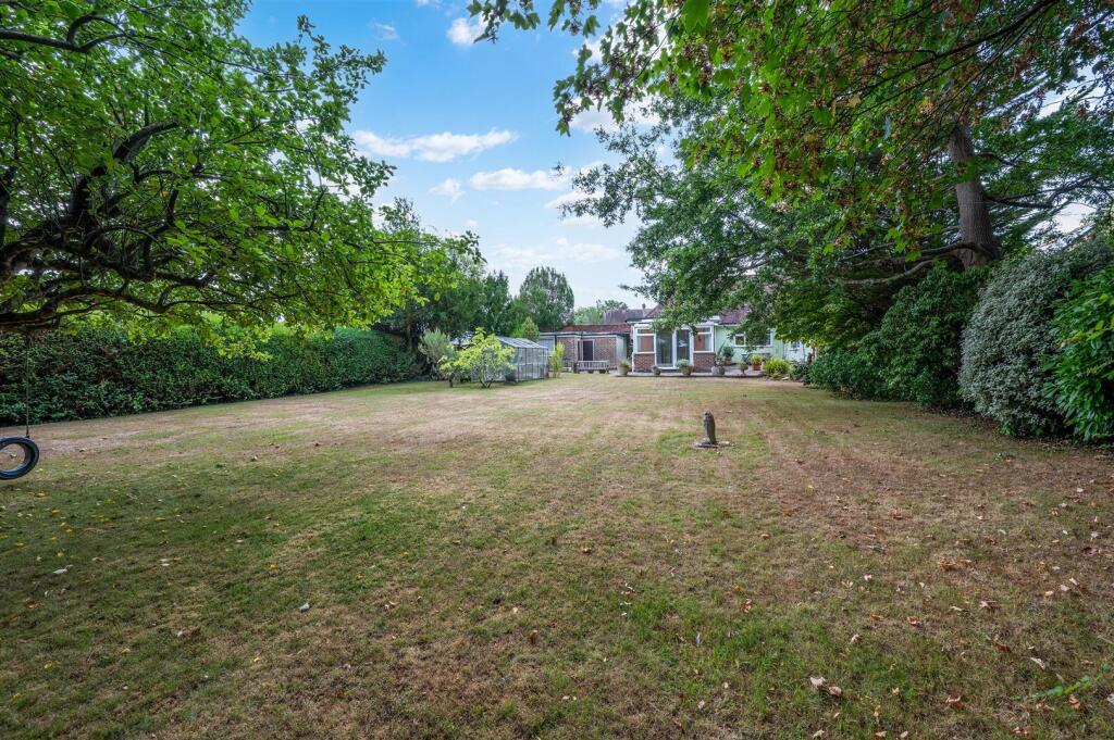 House in Croydon - View 3