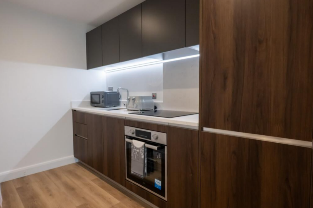 Apartment in Leeds, West Yorkshire - View 3