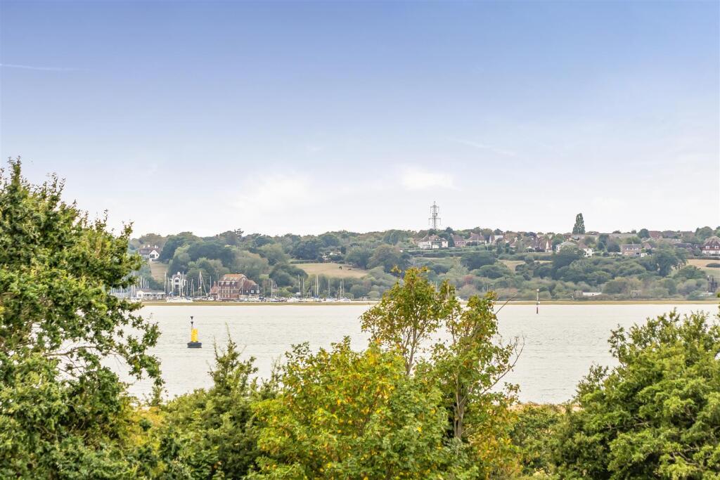 House in Southampton - View 4
