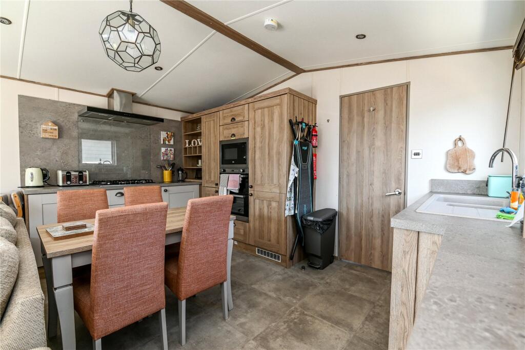 House in New Forest, Ashley, New Milton - View 3