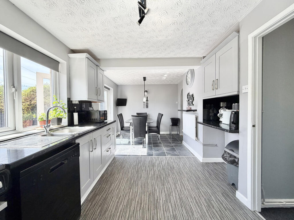 House in Taunton - View 3