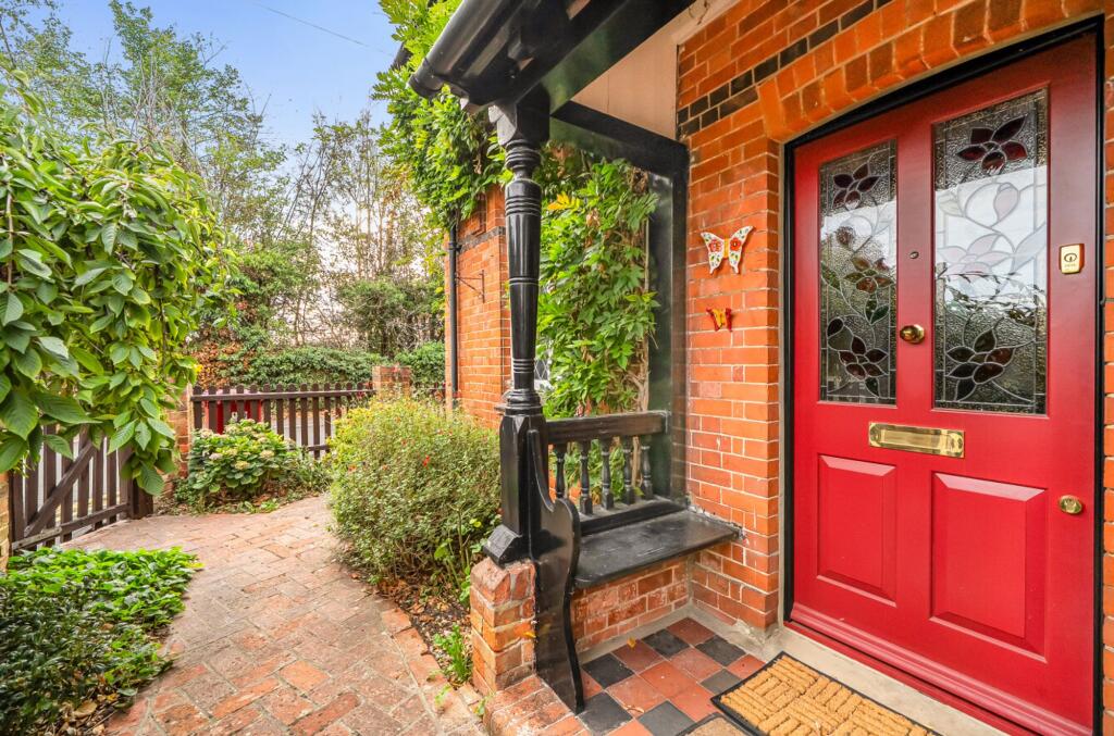 House in Reading, Emmer Green - View 5