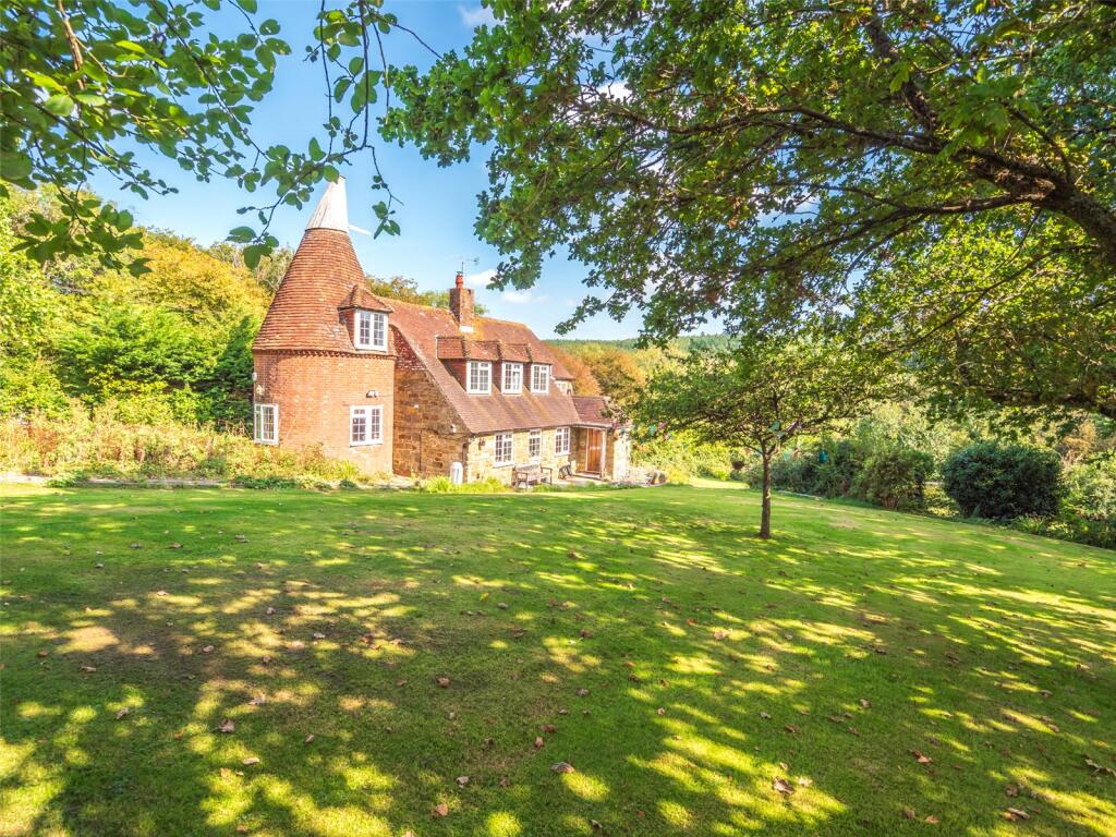 3-bed detached on Darwell Hill, Netherfield, £625,000