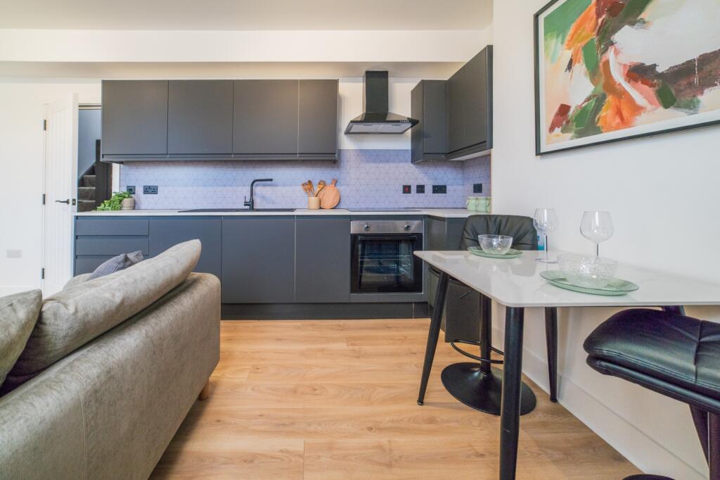 Apartment in Cardiff, Maindy, Cathays - More