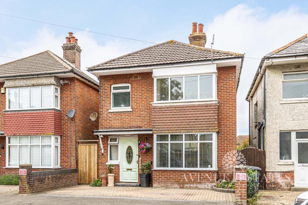 3-bed detached on Oates Road, Bournemouth, Bournemouth Christchurch Poole, £400,000