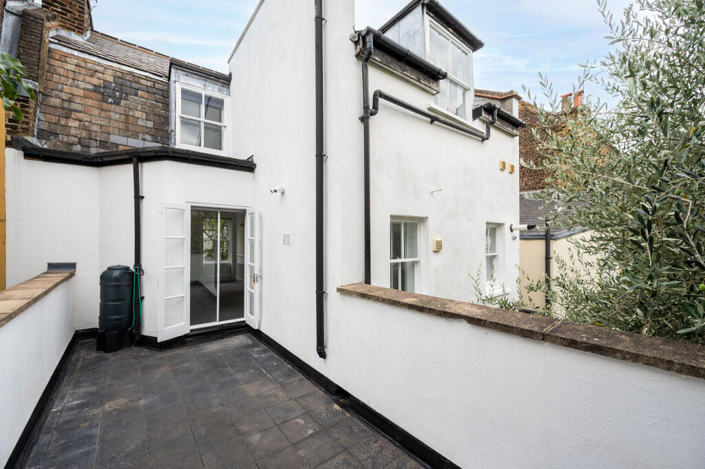 Apartment in London - View 4