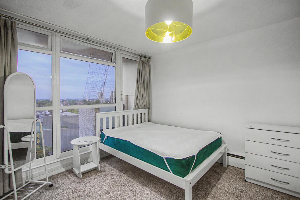 Apartment in London - More