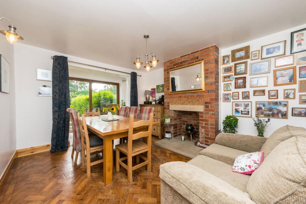 House in Huddersfield, Emley - View 3