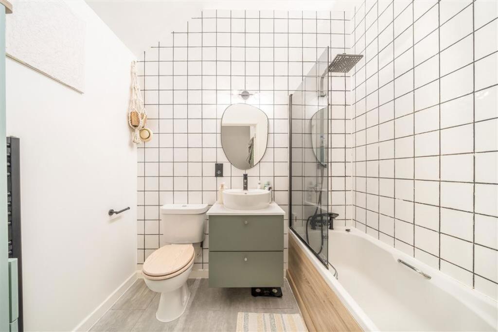 2 bedroom semi-detached house for rent