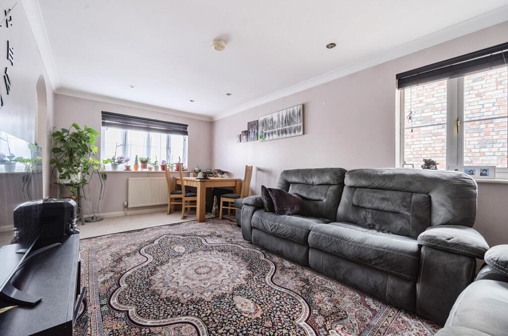 Alice Close, New Barnet, EN5 photo 2
