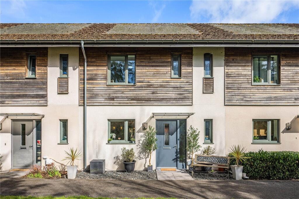 Main image of property: Lloyd Road, Chichester, West Sussex, PO19