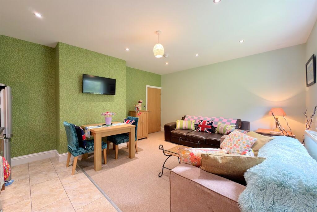 Apartment in Filey, The Pastures - More