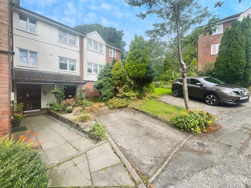 2-bed flat on Heatherfield, Sharples, £115,000