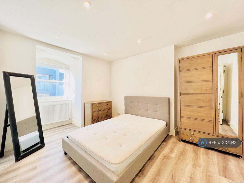 Apartment in London - View 3