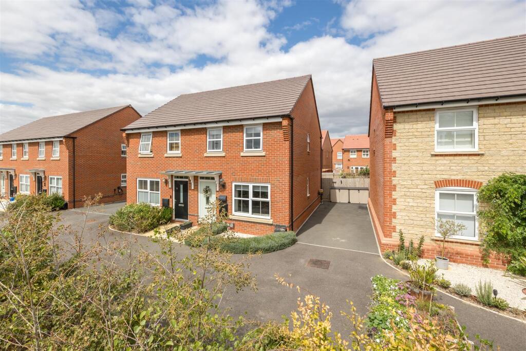 2-bed semi-detached on Gerard Avenue, Benson, Wallingford, Oxfordshire, £92,500