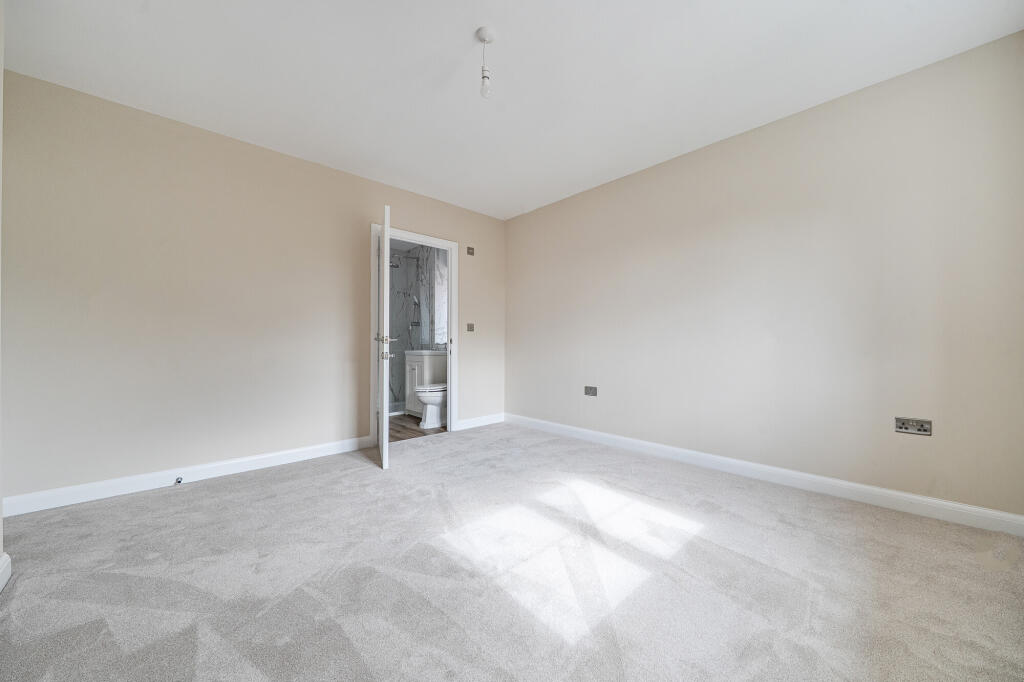 House in Chichester, Chidham and Hambrook - More