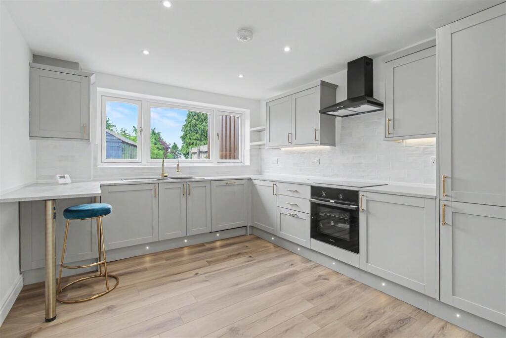 A Beautifully Finished Home Offering Modern Living on Popes Lane, Terrington St Clement PE34 - View 2
